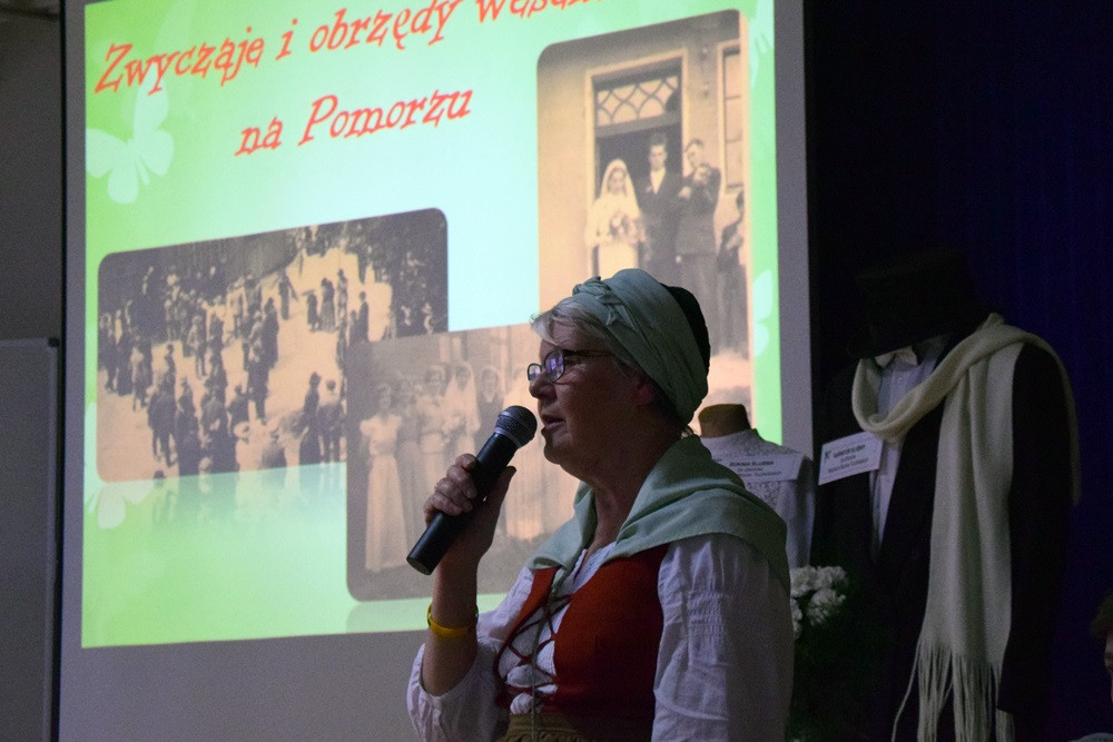 Panna młoda w czarnej sukni? Twórcy ludowi i historycy o dawnej ślubnej modzie i zwyczajach