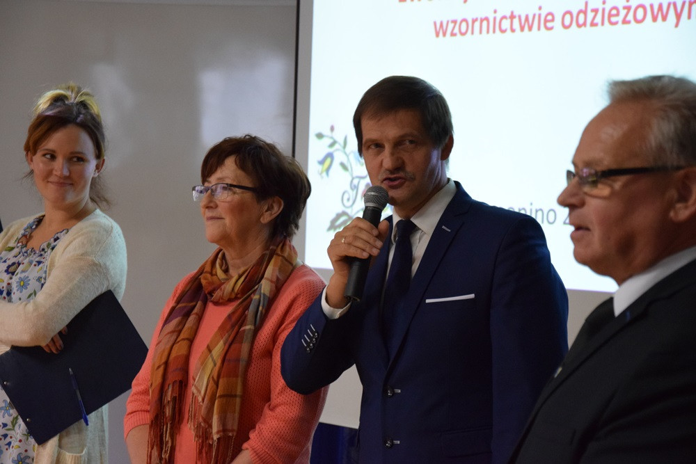 Panna młoda w czarnej sukni? Twórcy ludowi i historycy o dawnej ślubnej modzie i zwyczajach