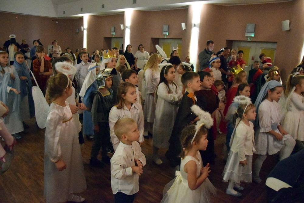 Kartuzy. Radosny i roztańczony Bal Wszystkich Świętych