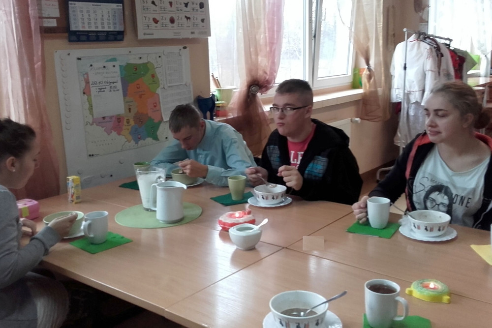 Uczniowie SOS-W w Żukowie przekonali się, że śniadanie daje moc