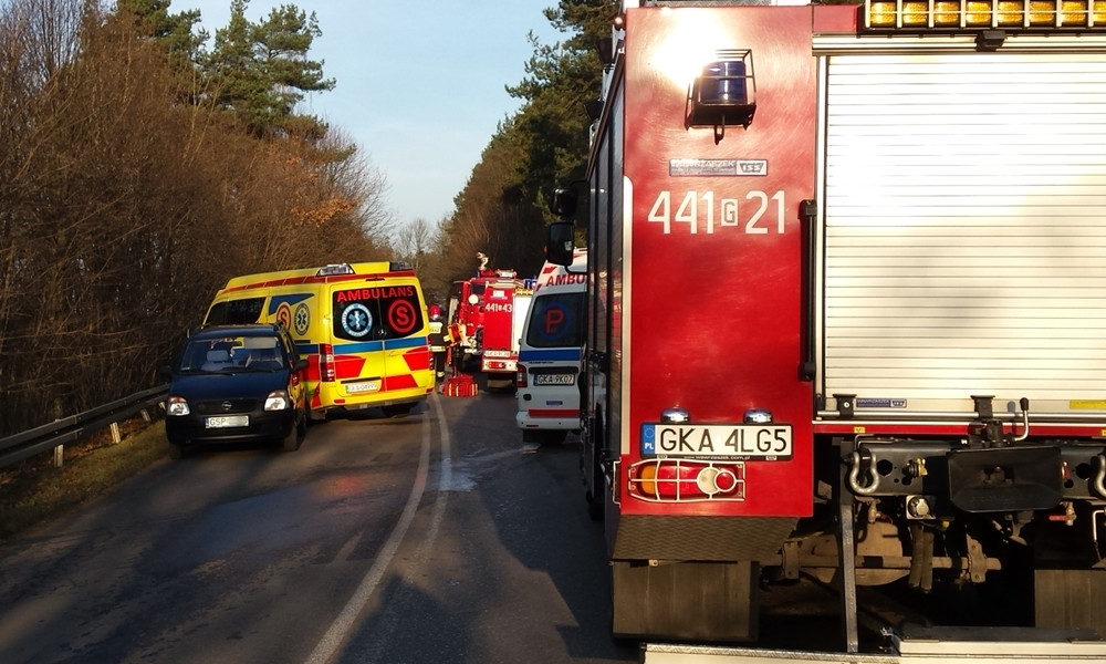 Zderzenie dwóch aut pod Przodkowem. Zmarła pasażerka toyoty (aktualizacja)