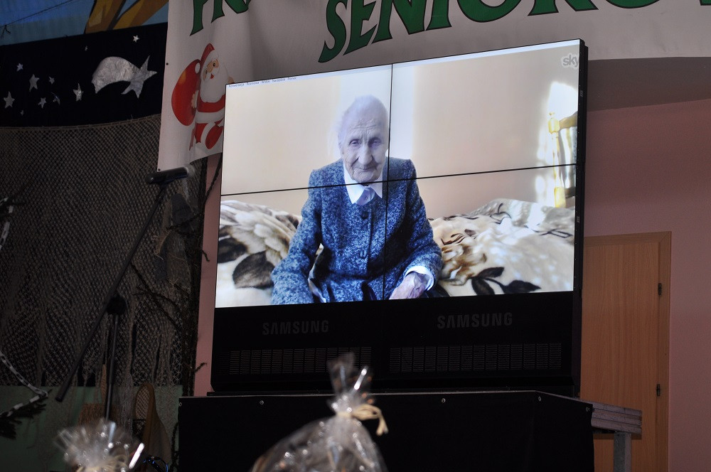 Przodkowo. Blisko 800 seniorów bawiło się na biesiadzie, a małżeństwa świętowały Złote Gody