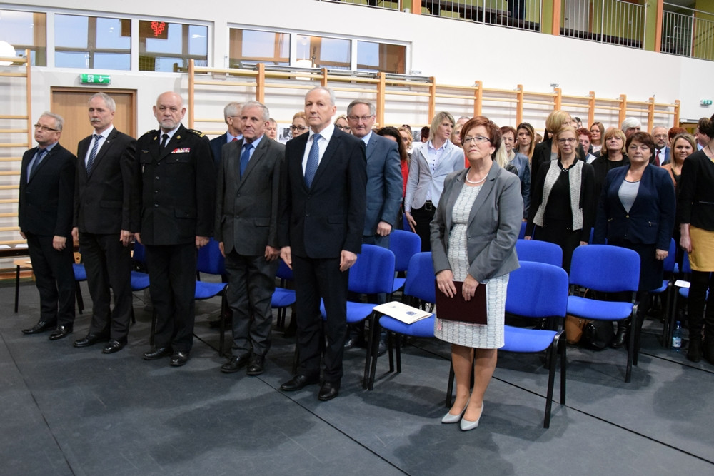 Jubileusz 35-lecia ZSP w Somoninie. Były podziękowania, gratulacje, tort i występ absolwentów