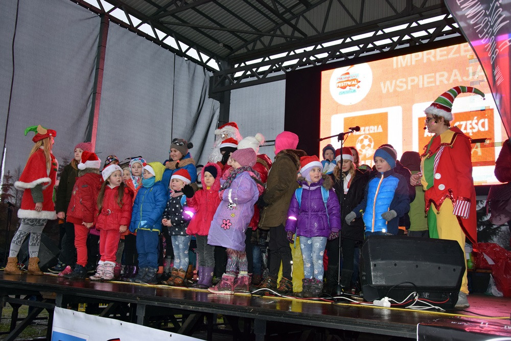 Kartuzy. Zabawa ze świętym Mikołajem w Parku Solidarności