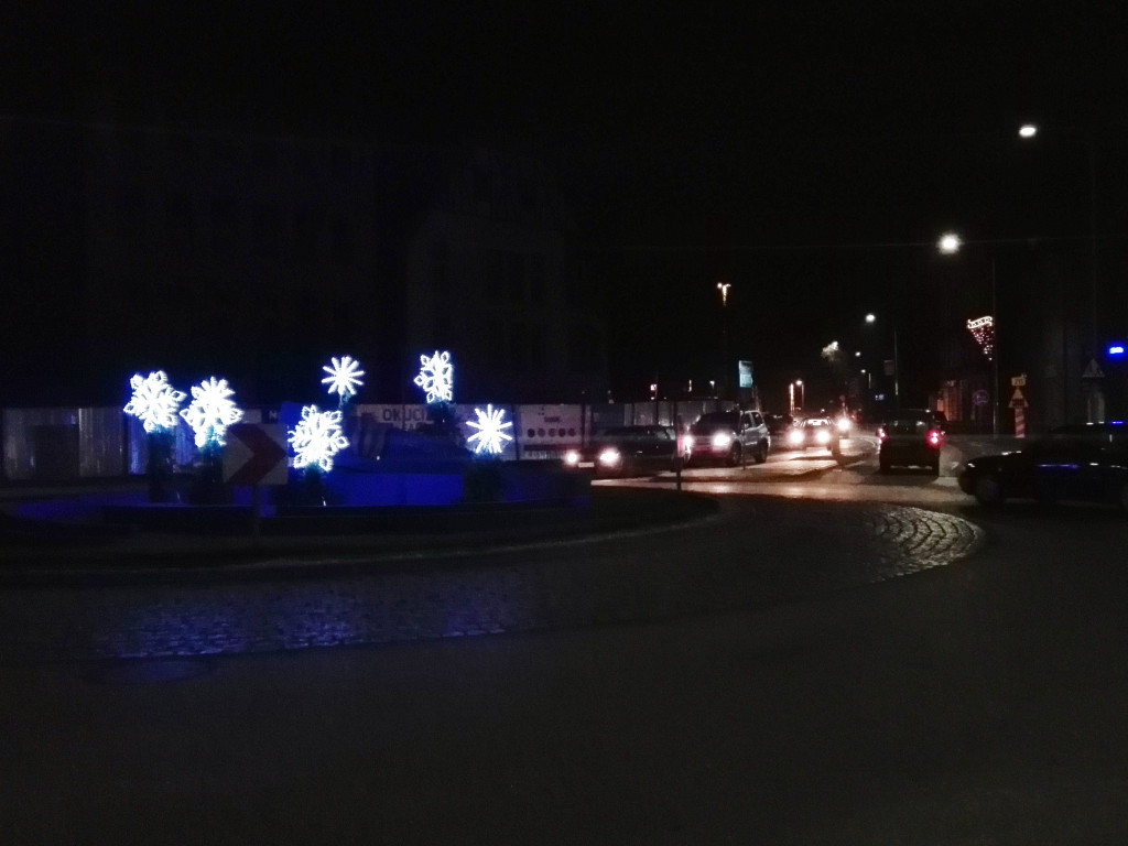 Świąteczne iluminacje. Zobacz, jak oświetlone są miejscowości w powiecie kartuskim