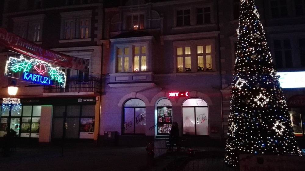 Świąteczne iluminacje. Zobacz, jak oświetlone są miejscowości w powiecie kartuskim
