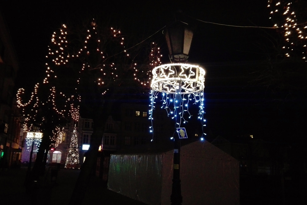 Świąteczne iluminacje. Zobacz, jak oświetlone są miejscowości w powiecie kartuskim