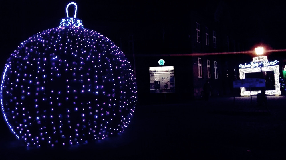 Świąteczne iluminacje. Zobacz, jak oświetlone są miejscowości w powiecie kartuskim