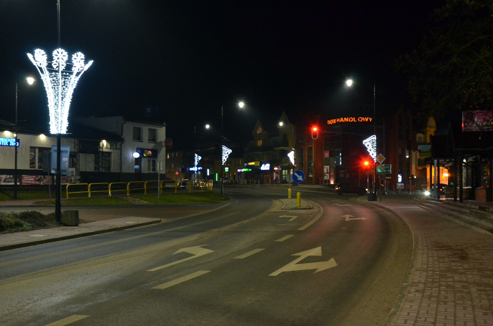Świąteczne iluminacje. Zobacz, jak oświetlone są miejscowości w powiecie kartuskim