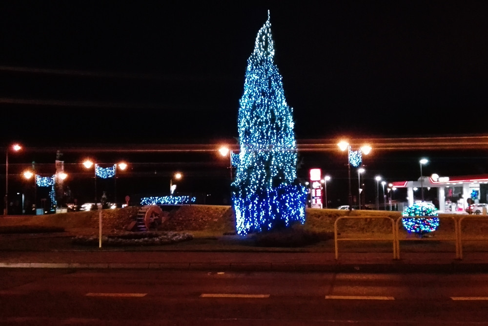 Świąteczne iluminacje. Zobacz, jak oświetlone są miejscowości w powiecie kartuskim