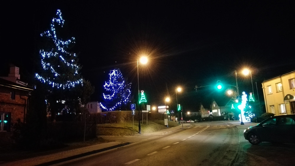 Świąteczne iluminacje. Zobacz, jak oświetlone są miejscowości w powiecie kartuskim
