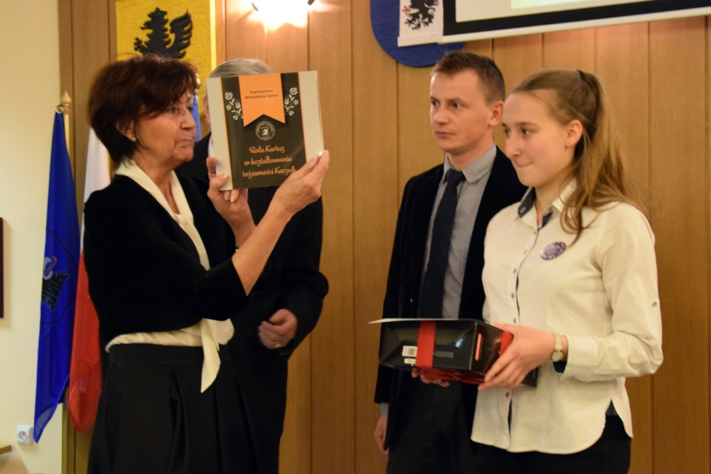 Napisali o roli Kartuz w kształtowaniu tożsamości Kaszub i otrzymali nagrody
