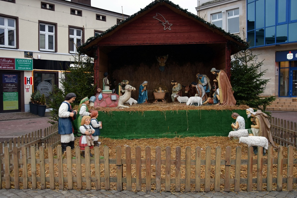 Święta Rodzina, aniołowie, pastuszkowie... Szopki w kościołach w powiecie