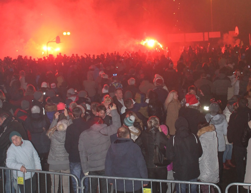 Kartuzianie hucznie powitali Nowy Rok. Były życzenia od burmistrza i zabawa w rytmach disco polo