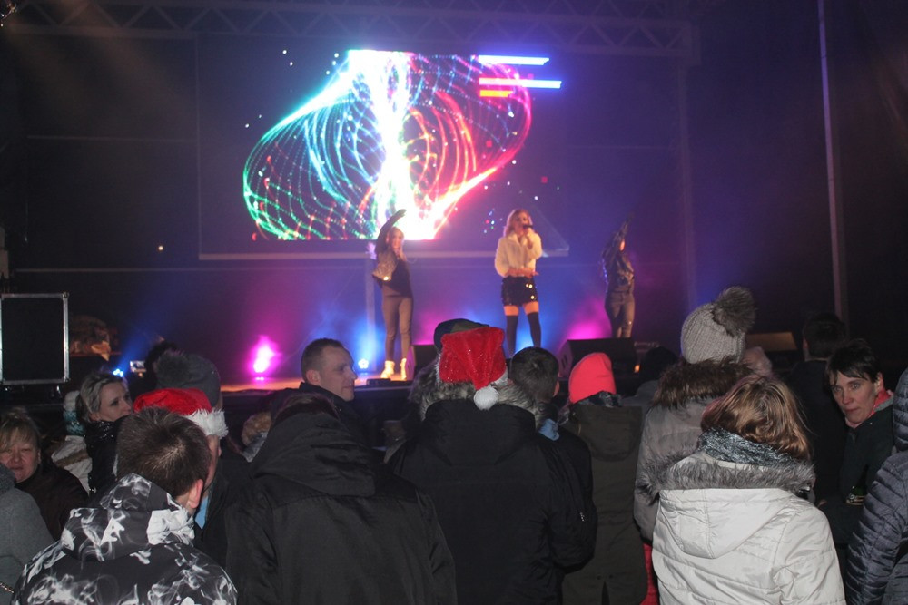 Kartuzianie hucznie powitali Nowy Rok. Były życzenia od burmistrza i zabawa w rytmach disco polo
