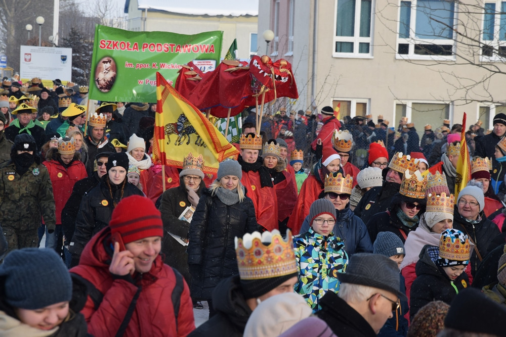 Żukowo. Kolorowy Orszak Trzech Króli przeszedł ulicami miasta