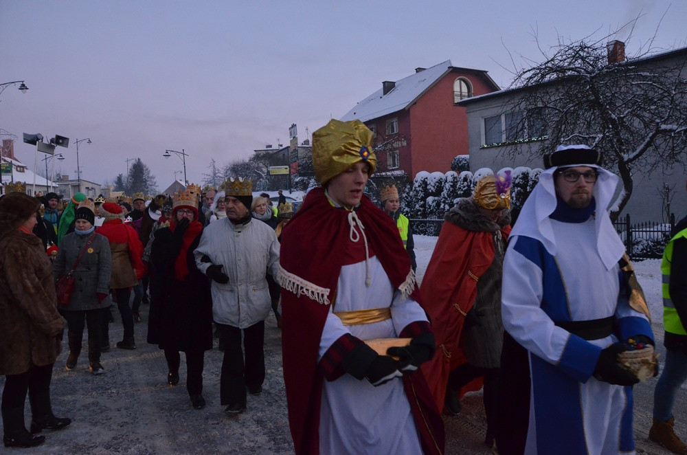 Orszak Trzech Króli przeszedł ulicami Sierakowic