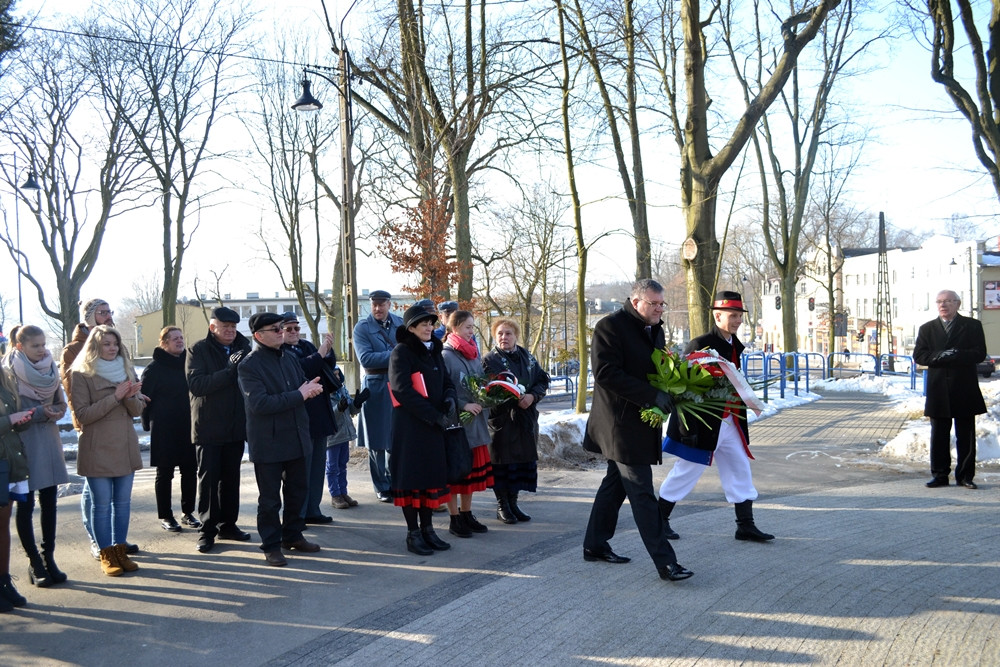 Kartuzy. W skromnym gronie uczczono 97. rocznicę powrotu Kaszub do macierzy