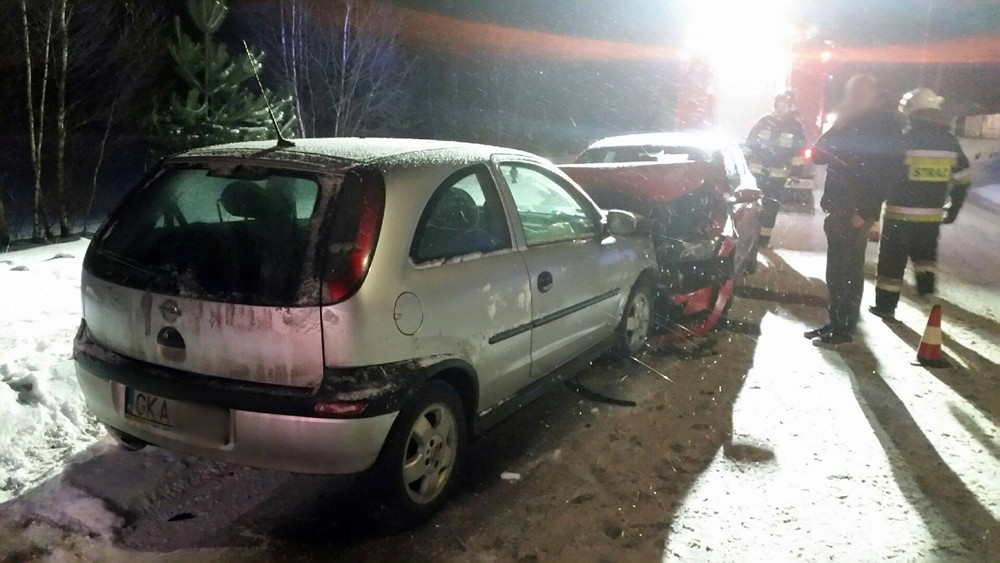 Wypadki koło Leszna i Mezowa. Trzy osoby trafiły do szpitala