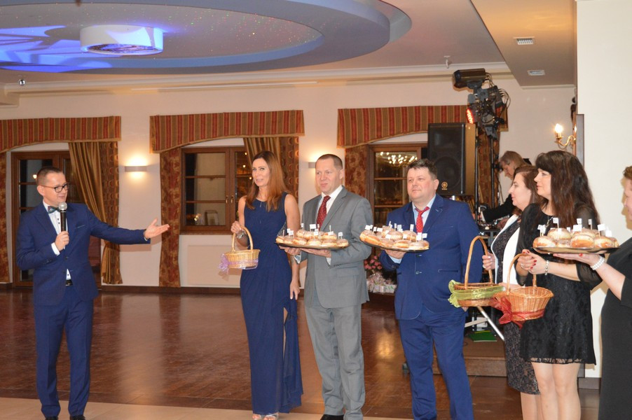Kartuzy. Integracyjno-charytatywny Karnawałowy Bal Katolika