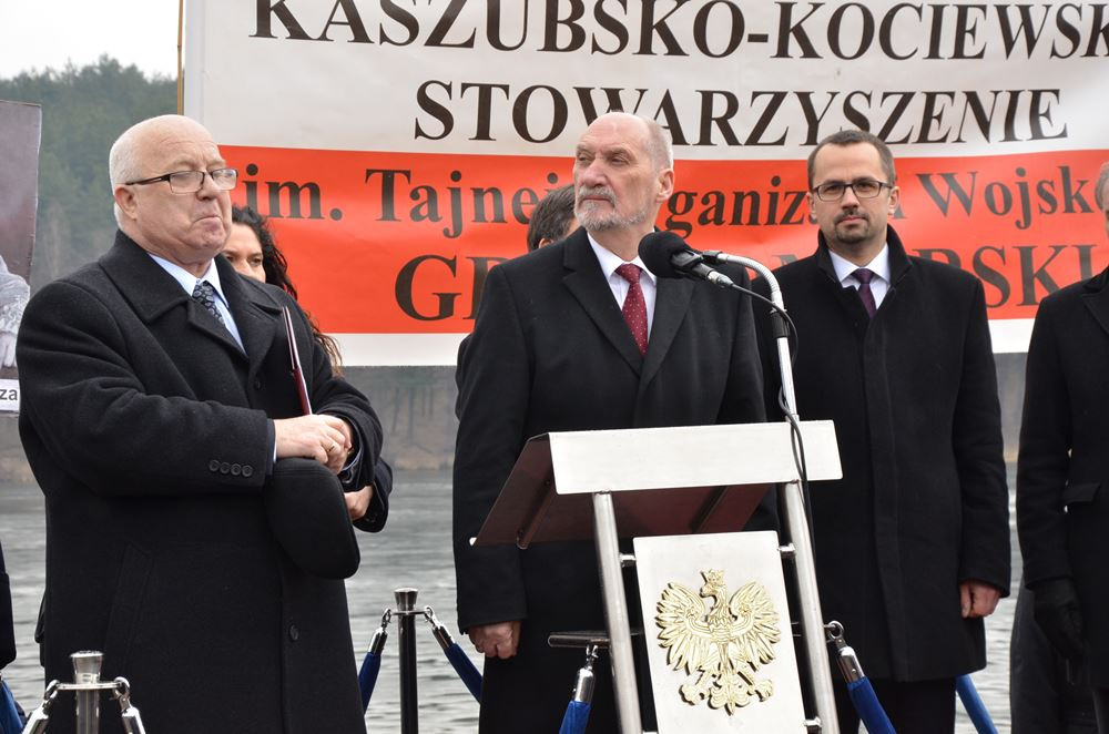 Gołubie. Antoni Macierewicz na uroczystościach upamiętniających TOW 
