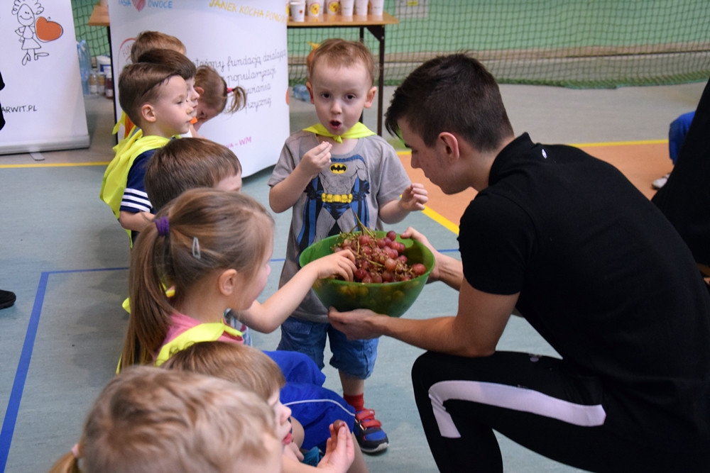 Przodkowo. Przedszkolaki trenowały z zawodowymi sportowcami
