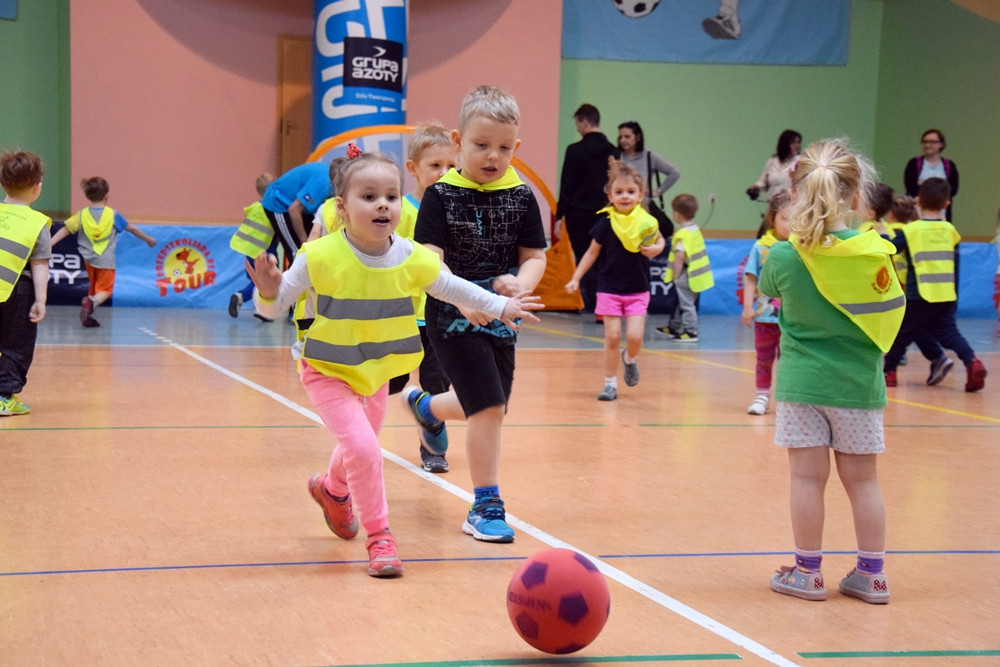 Przodkowo. Przedszkolaki trenowały z zawodowymi sportowcami