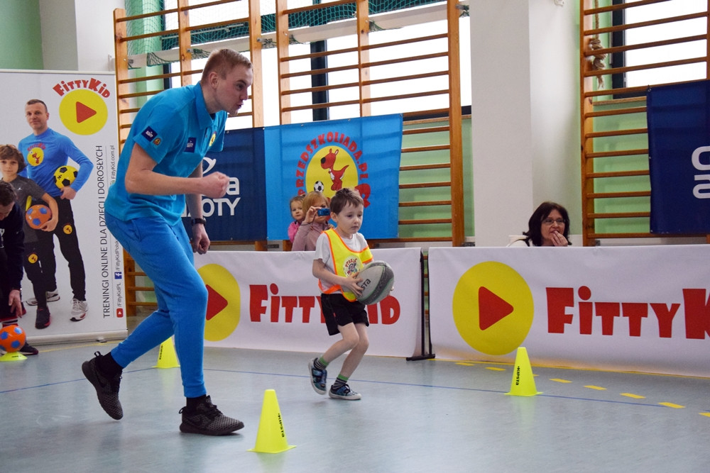 Przodkowo. Przedszkolaki trenowały z zawodowymi sportowcami