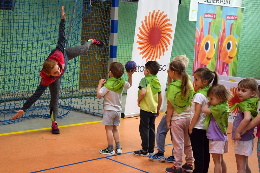 Przodkowo. Przedszkolaki trenowały z zawodowymi sportowcami