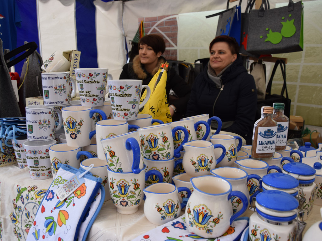 Chmielno. Dzień Jedności Kaszubów. Zagrało 351 akordeonistów, tym razem rekord nie został pobity