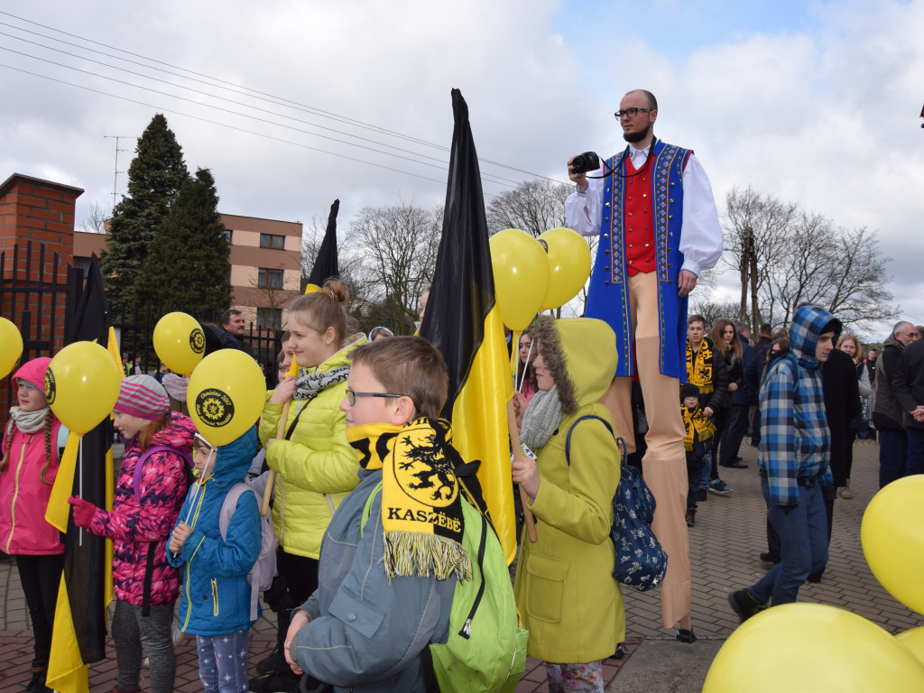 Chmielno. Dzień Jedności Kaszubów. Zagrało 351 akordeonistów, tym razem rekord nie został pobity