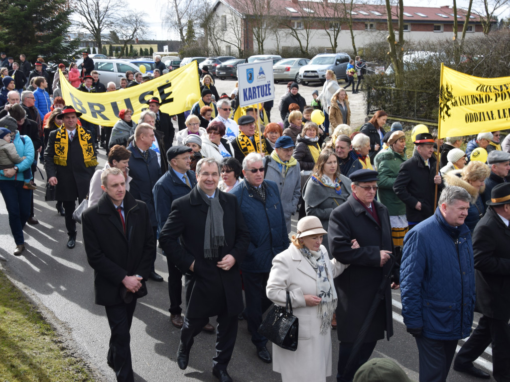 Chmielno. Dzień Jedności Kaszubów. Zagrało 351 akordeonistów, tym razem rekord nie został pobity