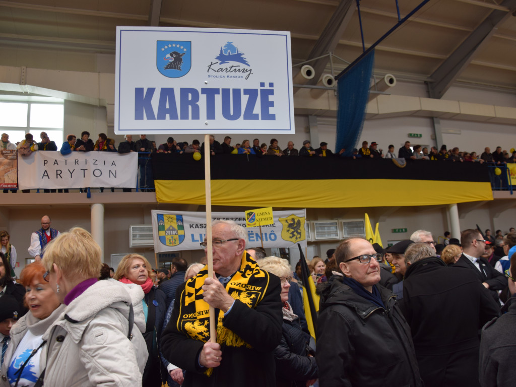 Chmielno. Dzień Jedności Kaszubów. Zagrało 351 akordeonistów, tym razem rekord nie został pobity