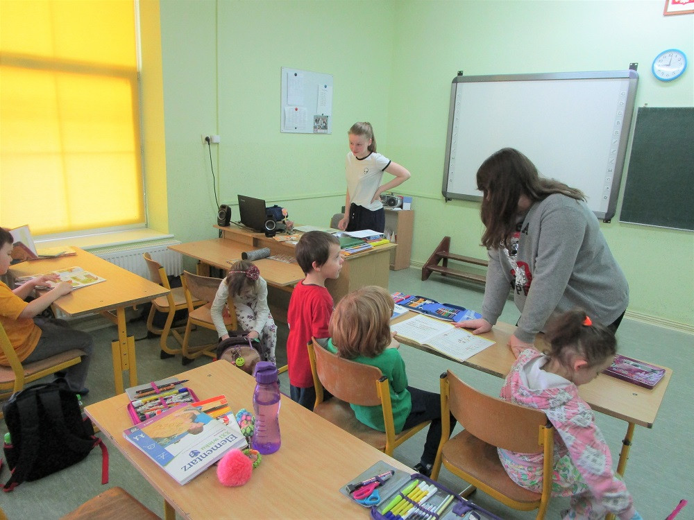 Borkowo. Pierwszego dnia wiosny uczniowie zamienili się rolami z nauczycielami