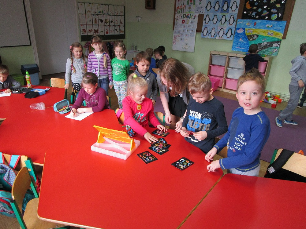 Borkowo. Pierwszego dnia wiosny uczniowie zamienili się rolami z nauczycielami