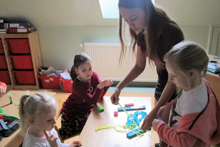 Borkowo. Pierwszego dnia wiosny uczniowie zamienili się rolami z nauczycielami