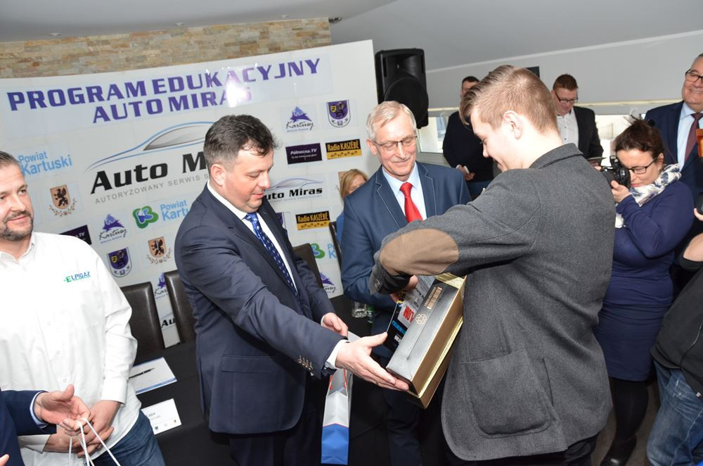Firma Auto Miras stworzyła program edukacyjny i podpisała umowę o współpracy z ZSZiO w Żukowie