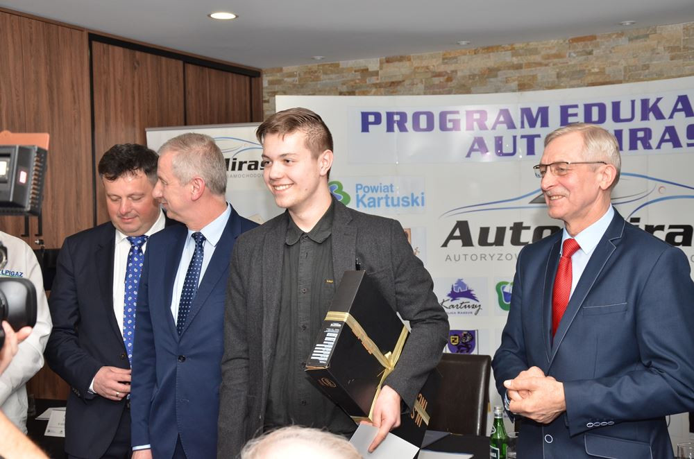 Firma Auto Miras stworzyła program edukacyjny i podpisała umowę o współpracy z ZSZiO w Żukowie