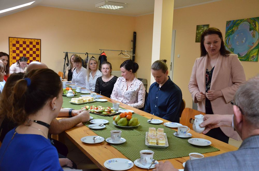 Sulęczyno. Panie odebrały certyfikaty ukończenia kursów z księgowości