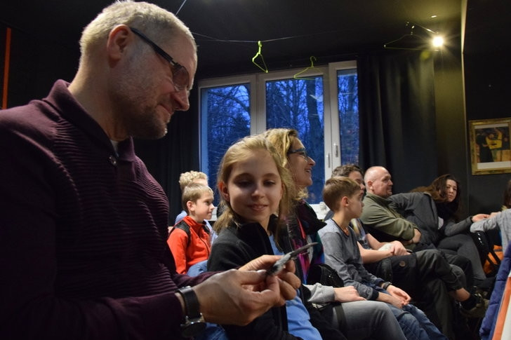 Inspirujące warsztaty z nasłuchiwania sów w kartuskim lesie