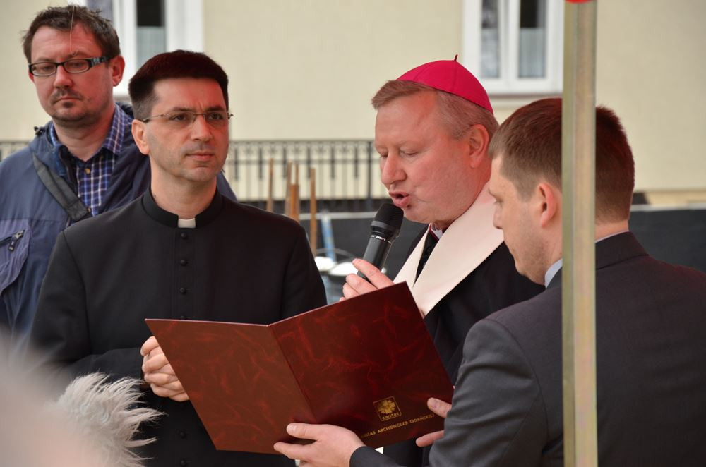 Warzenko. Wmurowano kamień węgielny pod nowy obiekt ośrodka Caritas