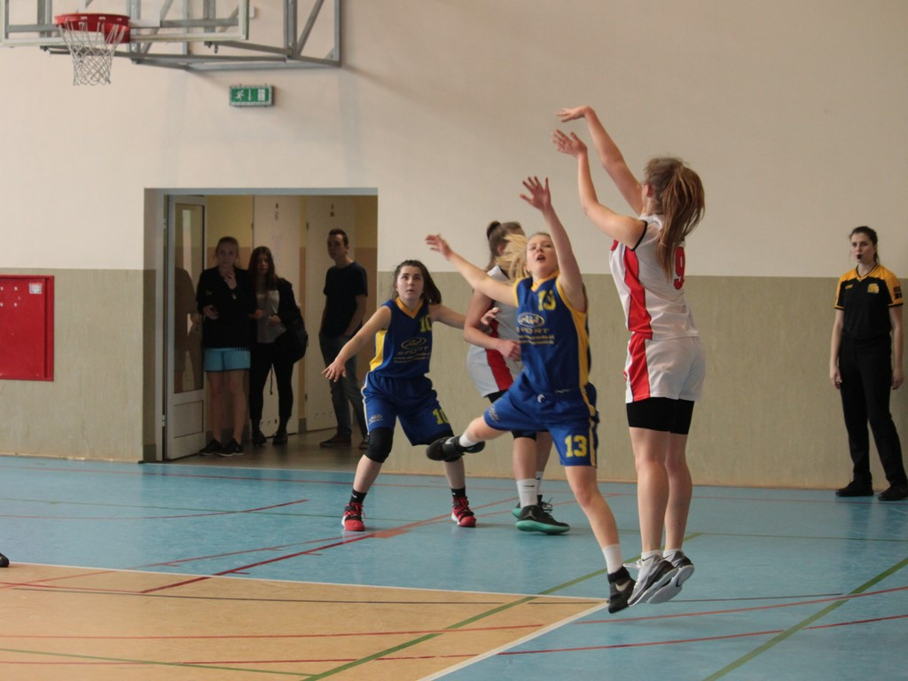 Koszykarki z I LO w Kartuzach z brązowym medalem wojewódzkiej licealiady