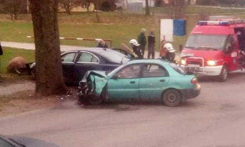 Somonino. Zderzenie dwóch aut. Trzy osoby ranne