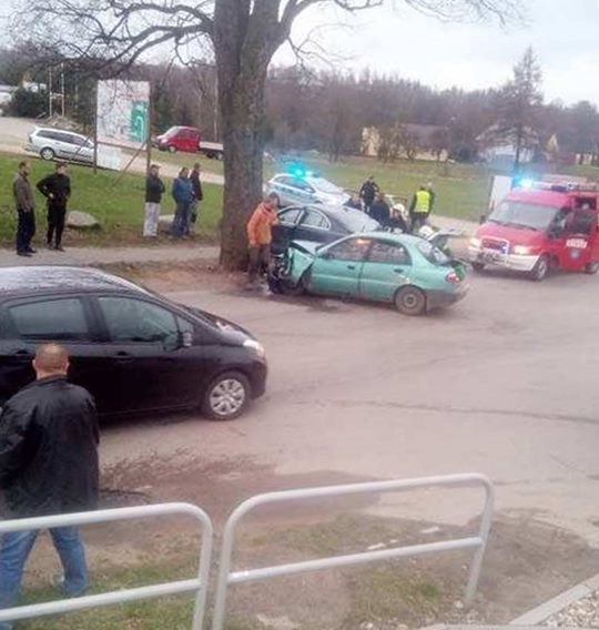 Somonino. Zderzenie dwóch aut. Trzy osoby ranne