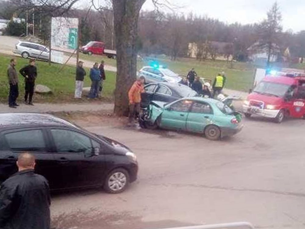 Somonino. Zderzenie dwóch aut. Trzy osoby ranne
