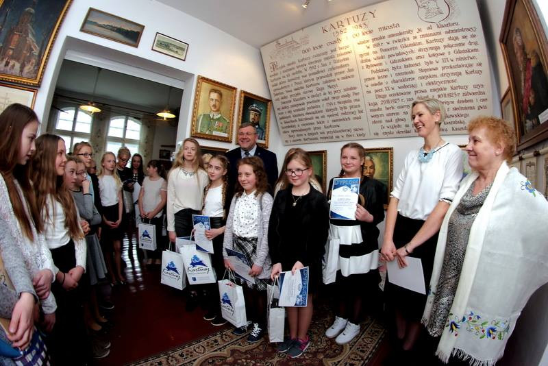 Kartuzy. Uczniowie z Brodnicy Górnej najwięcej wiedzą o Franciszku Trederze