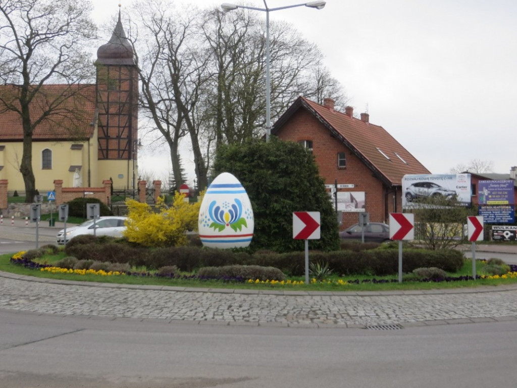 W Żukowie stanęły dwa wielkanocne jaja, a w Przodkowie 