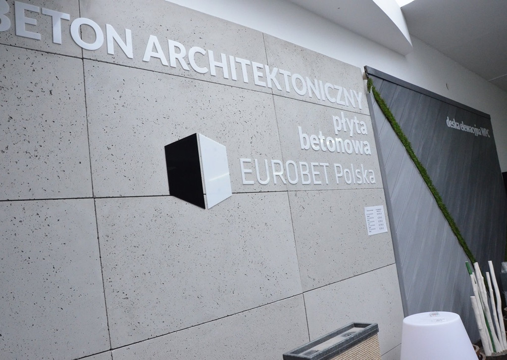 Meble ogrodowe, ozdoby, deski tarasowe. Market Premium z nowym asortymentem