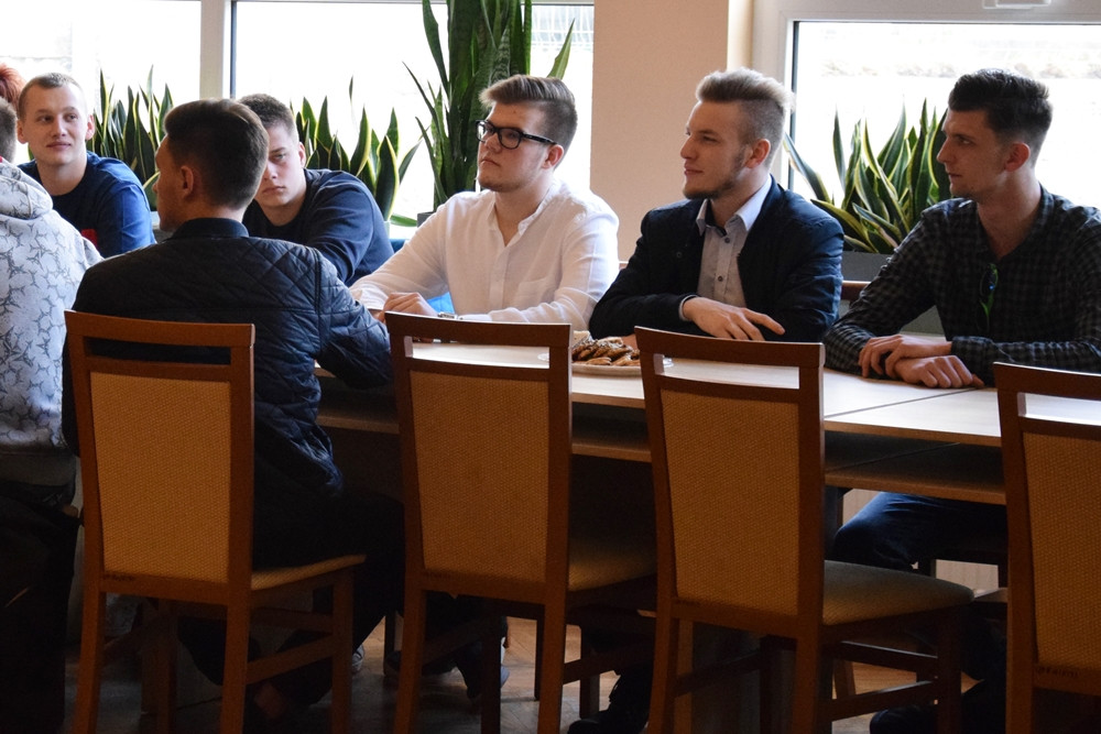 Uczniowie ze szkół powiatu przez pół roku oddali prawie 200 litrów krwi. 