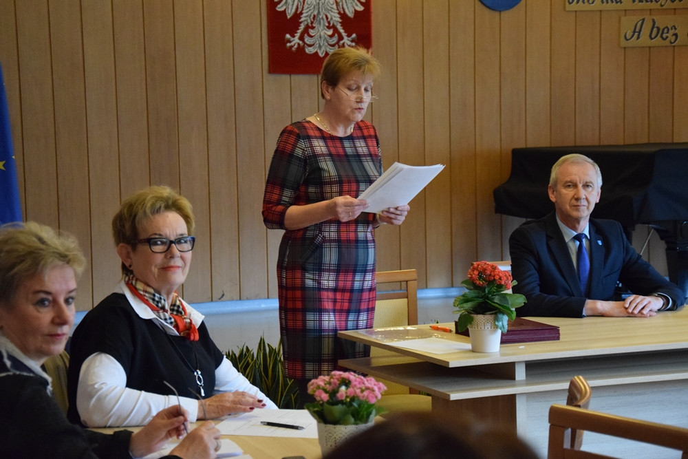 Uczniowie ze szkół powiatu przez pół roku oddali prawie 200 litrów krwi. 